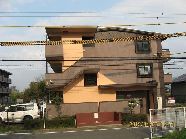 南向き、閑静な住宅地、幹線道路近、隣に公園建設予定、