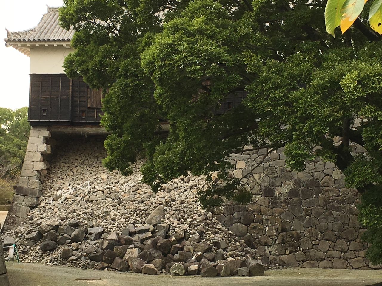 馬具櫓と熊本城長塀